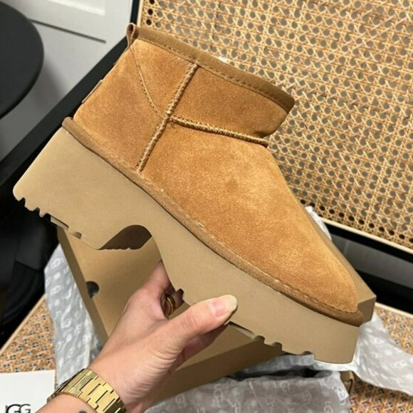 UGG Classic Ultra Mini New Heights Boot - Picture 4 of 9